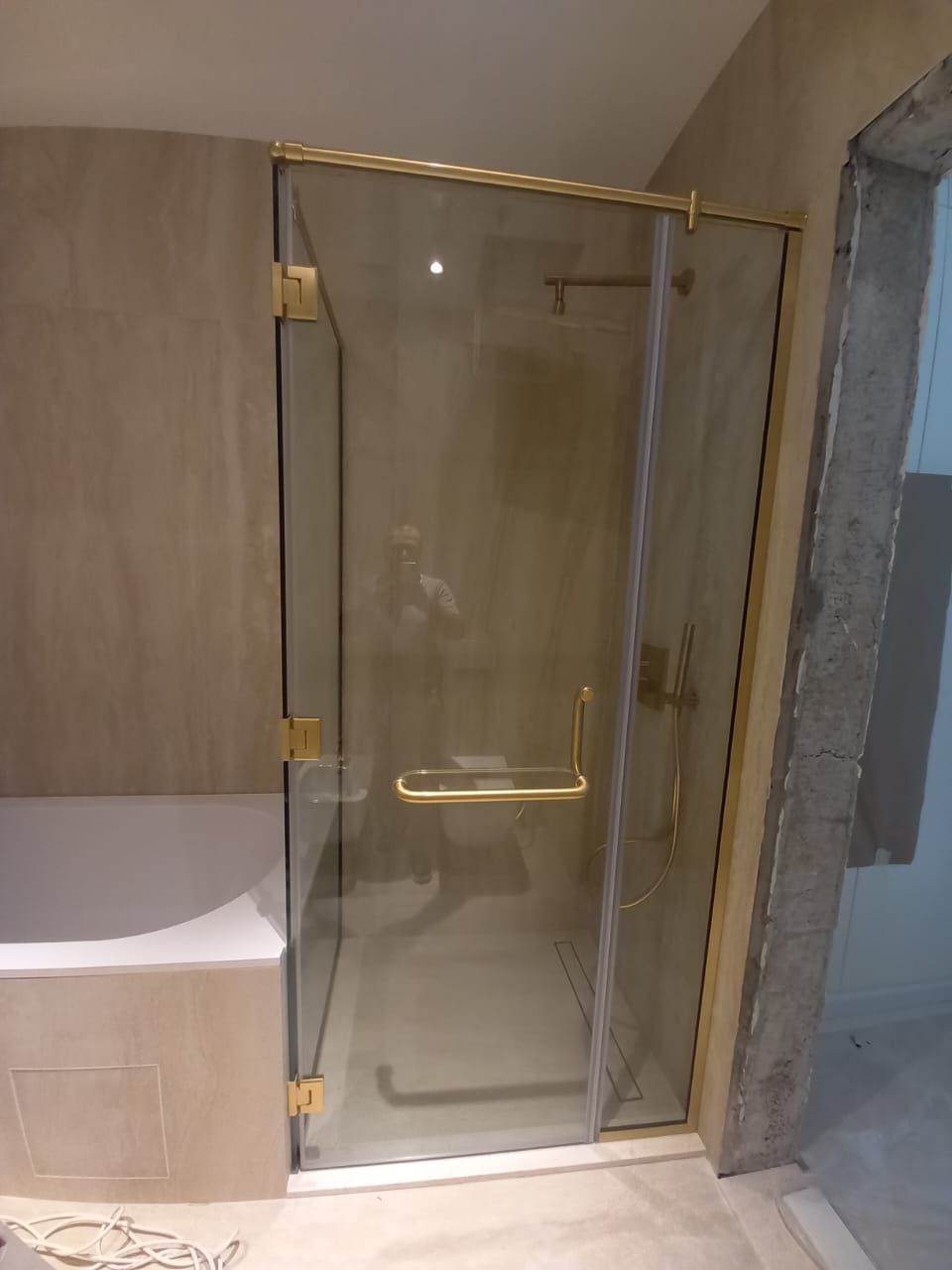 Premium Custom Shower Glass including Door with Hinges