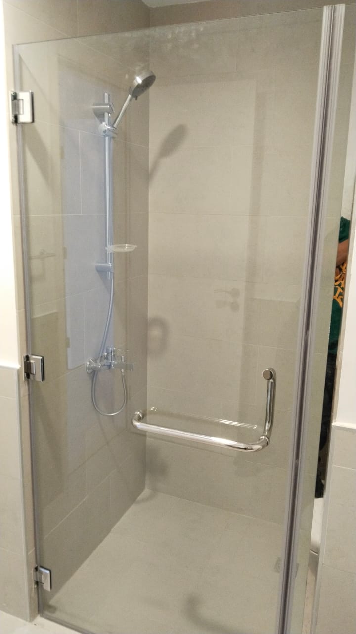 Premium Custom Shower Glass including Door with Hinges